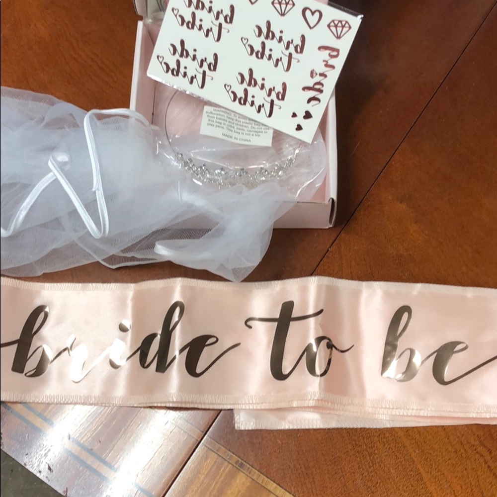 Bridal shower kit for the bride - Picture 3 of 5